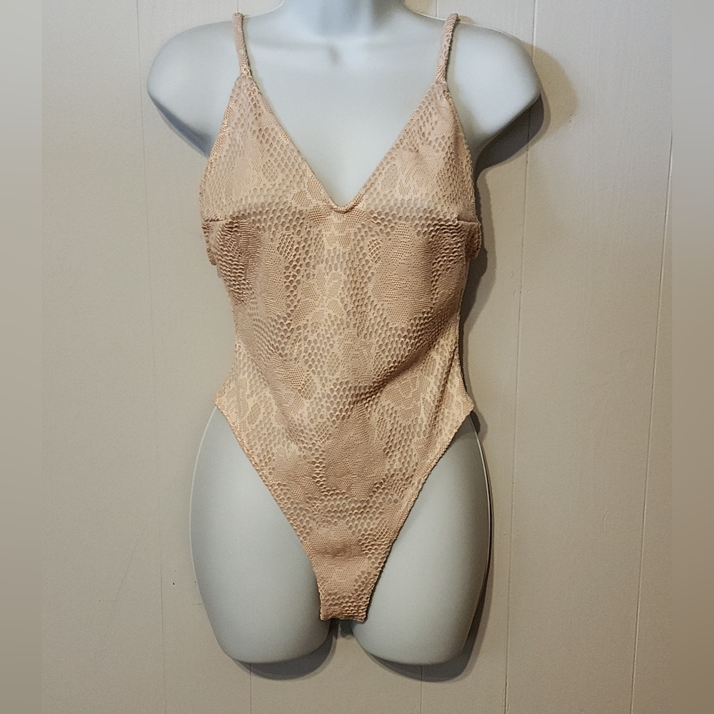 Lovely Day‎ Bodysuit Beige Medium Casual  VNeck B56